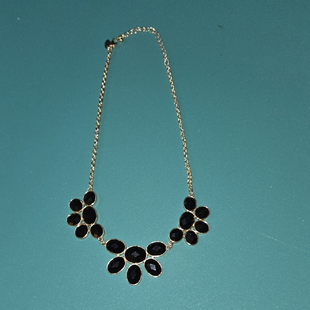 Elegant Black and Gold Floral Necklace